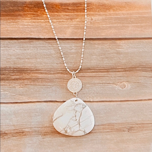 🆕 Maya Necklace ✨✨ - Picture 2 of 2